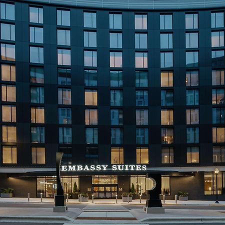 Embassy Suites By Hilton Madison Downtown Екстериор снимка