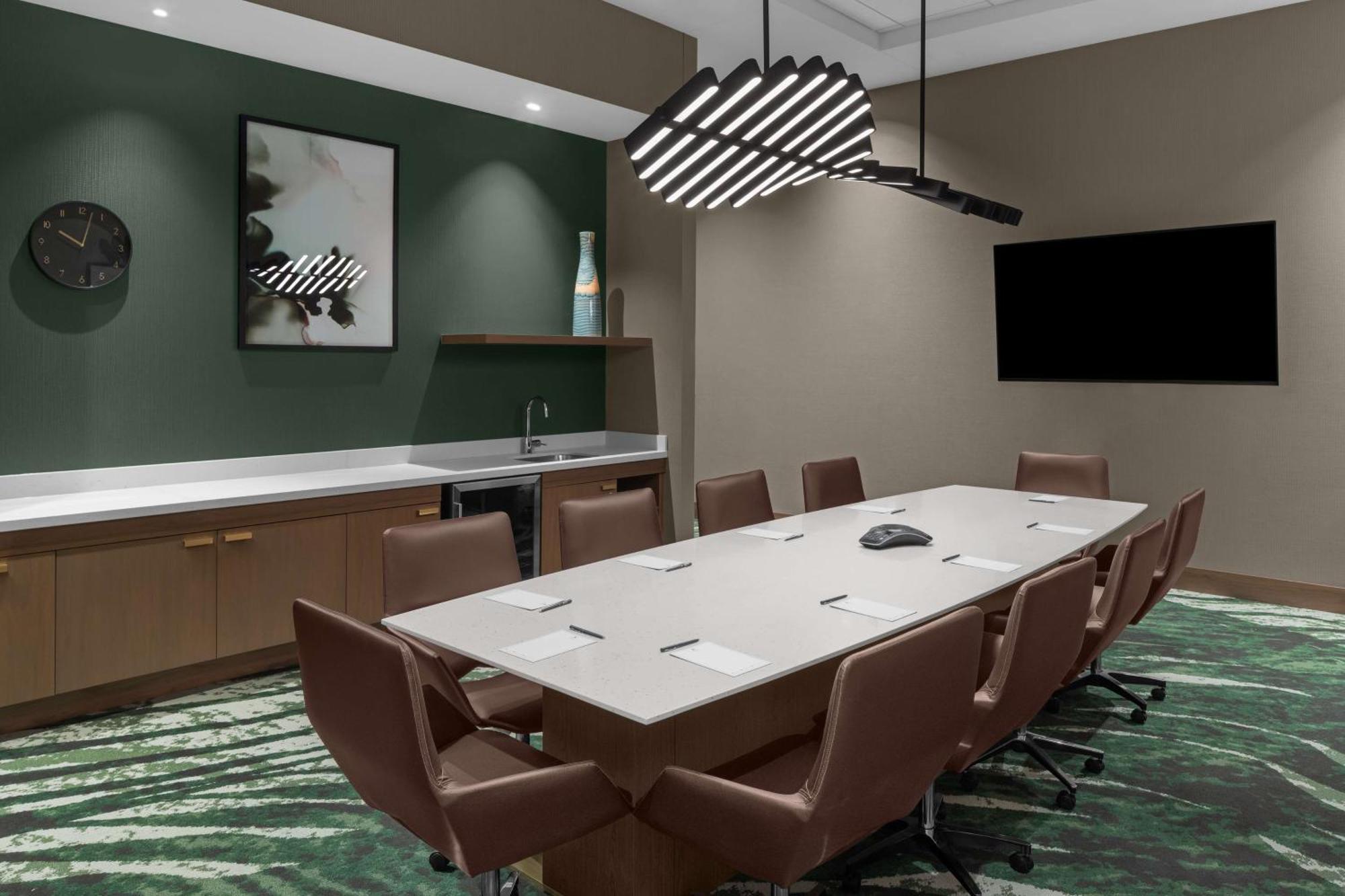 Embassy Suites By Hilton Madison Downtown Екстериор снимка