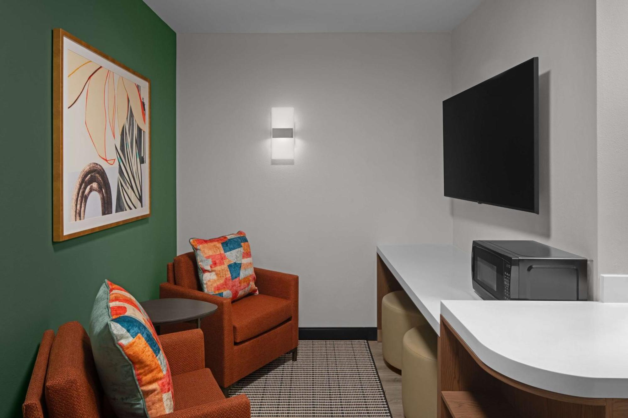 Embassy Suites By Hilton Madison Downtown Екстериор снимка