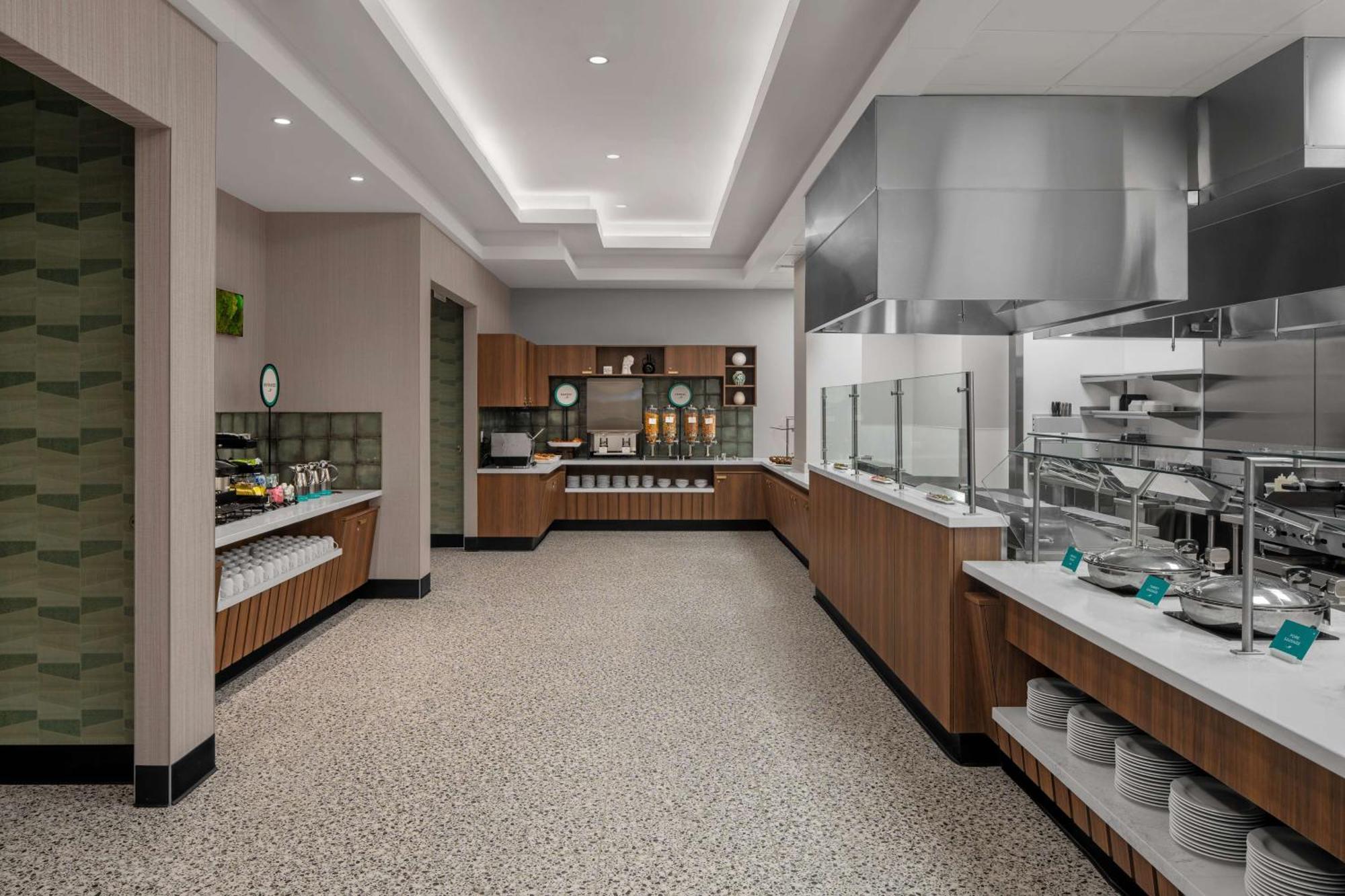 Embassy Suites By Hilton Madison Downtown Екстериор снимка